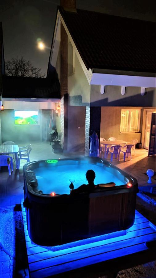 Nikolux Apartman Hajdúszoboszló Exteriör bild