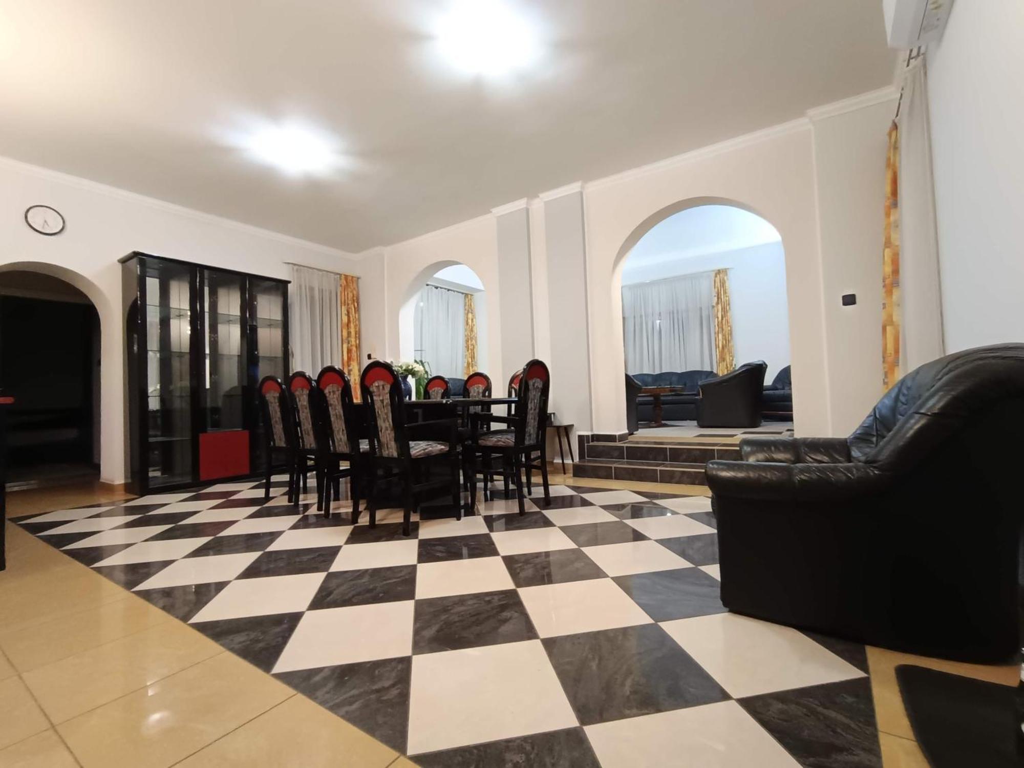 Nikolux Apartman Hajdúszoboszló Exteriör bild