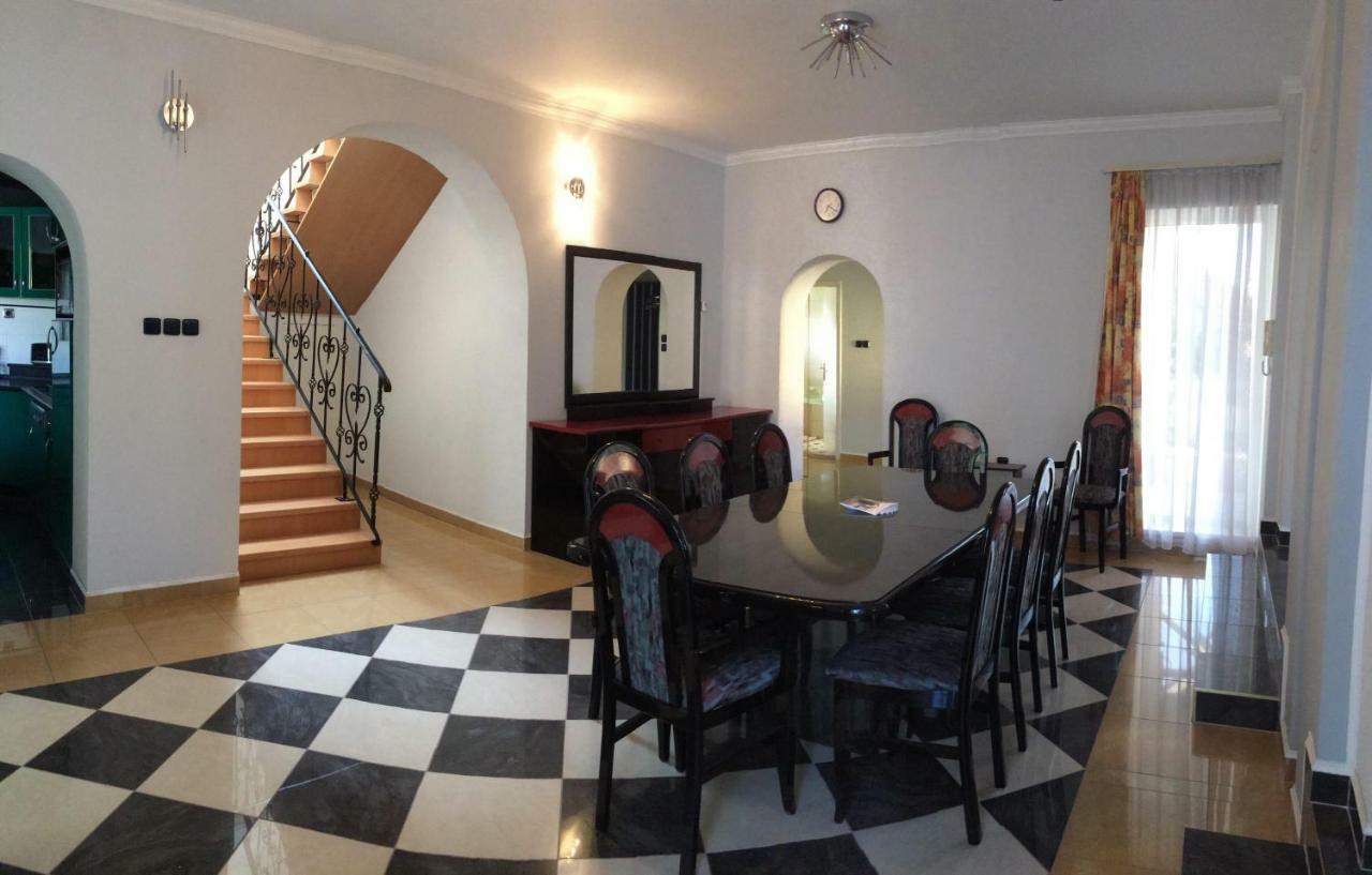 Nikolux Apartman Hajdúszoboszló Exteriör bild